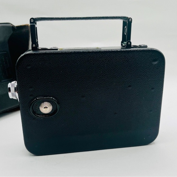 Cine-Kodak Eight Model 25 8mm Cine Camera with Kodak Anastigmat 13mm f/2.7 Lens - Picture 3 of 4